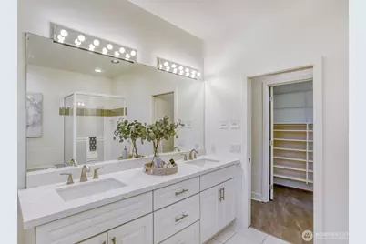 608 Bellevue Way SE #F1, Bellevue, WA 98004 - Photo 23