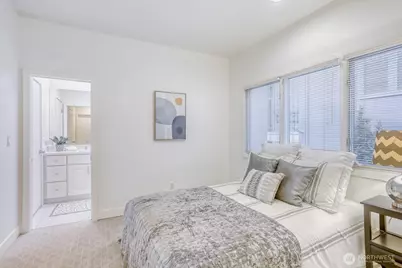 608 Bellevue Way SE #F1, Bellevue, WA 98004 - Photo 29