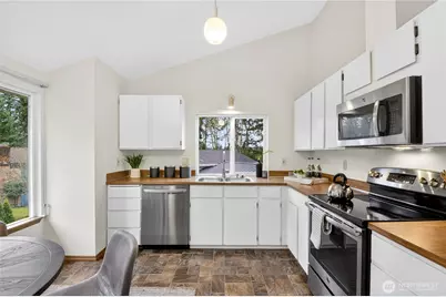 11723 NE 100th Place, Kirkland, WA 98033 - Photo 17