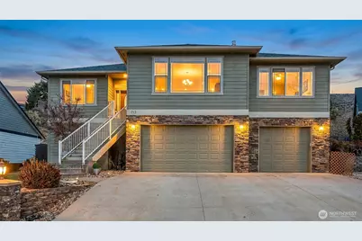 713 19th Street NE, East Wenatchee, WA 98802 - Photo 1