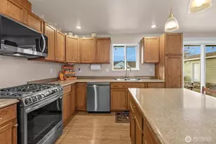 402 Haines St, Sedro Woolley, WA 98284 - Photo 5