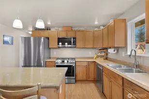 402 Haines St, Sedro Woolley, WA 98284 - Photo 9