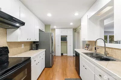 7747 37th Avenue NE, Seattle, WA 98115 - Photo 13