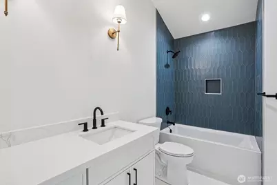 13748 Stone Avenue N, Seattle, WA 98133 - Photo 15