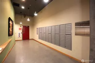 827 Hiawatha Pl S, Seattle, WA 98144 - Photo 9