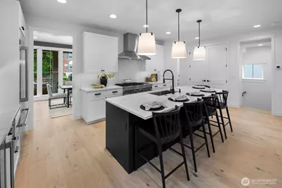 208 35th Avenue E, Seattle, WA 98112 - Photo 9