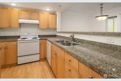 25025 SE Klahanie Boulevard #B101, Issaquah, WA 98029 - Photo 11