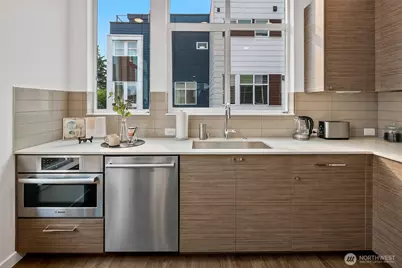 3531 Wallingford Avenue N, Seattle, WA 98103 - Photo 9