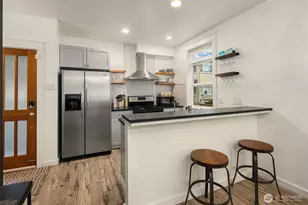 2006 Yale Ave. E., Seattle, WA 98102 - Photo 11