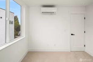 725 18th Ave, Seattle, WA 98122 - Photo 9