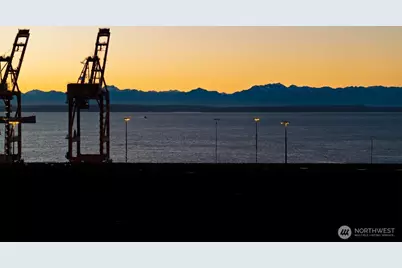 590 1st Avenue S #901, Seattle, WA 98104 - Photo 35