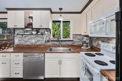 23915 158th Street E, Buckley, WA 98321 - Photo 9