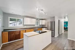 20911 W Richmond Rd, Bothell, WA 98021 - Photo 13