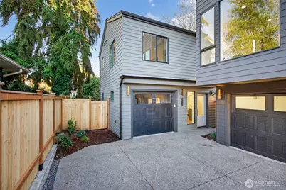 5516 25th Avenue NE, Seattle, WA 98105 - Photo 1