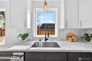 5516 25th Ave NE, Seattle, WA 98105 - Photo 13