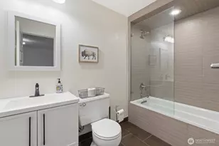 8515 Main St, Edmonds, WA 98026 - Photo 23