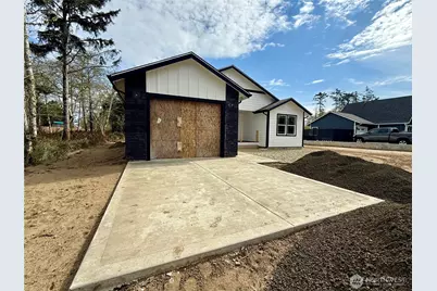 684 Lake Island Avenue SE, Ocean Shores, WA 98569 - Photo 3