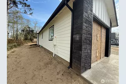 684 Lake Island Avenue SE, Ocean Shores, WA 98569 - Photo 11