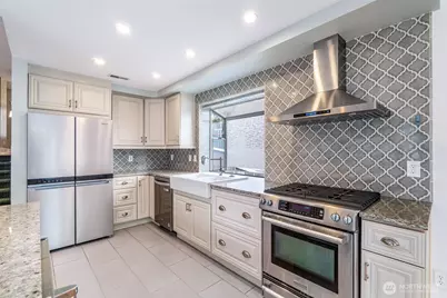 9510 9th Avenue NW, Seattle, WA 98117 - Photo 13