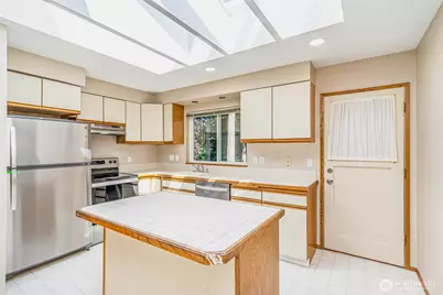 4256 163rd Avenue SE, Bellevue, WA 98006 - Photo 3