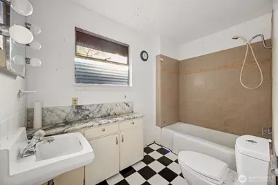 2409 Boyer Avenue E, Seattle, WA 98112 - Photo 9