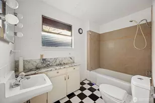 2409 Boyer Ave E, Seattle, WA 98112 - Photo 9