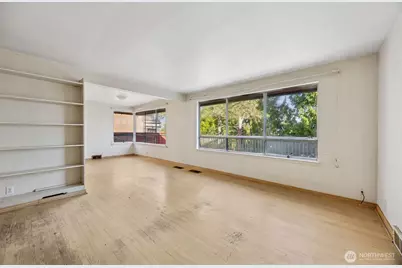 2409 Boyer Avenue E, Seattle, WA 98112 - Photo 5