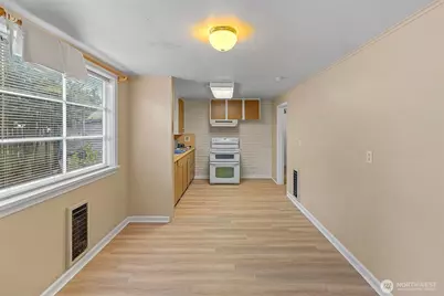 409 Wells Avenue N, Renton, WA 98057 - Photo 11