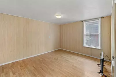 409 Wells Avenue N, Renton, WA 98057 - Photo 17