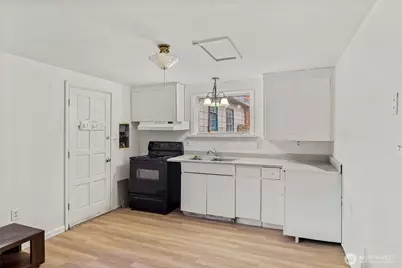 409 Wells Avenue N, Renton, WA 98057 - Photo 23