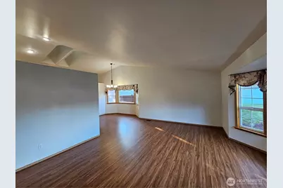 4530 200th Street NE, Arlington, WA 98223 - Photo 3