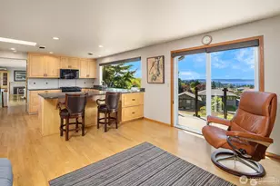 1128 Sea Vista Pl, Edmonds, WA 98020 - Photo 5