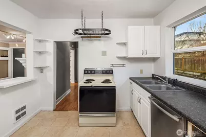 2614 E Pike Street, Seattle, WA 98122 - Photo 7