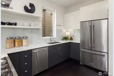 2815 Prosch Avenue W, Seattle, WA 98119 - Photo 11