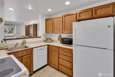 3055 80th Avenue SE #204, Mercer Island, WA 98040 - Photo 13