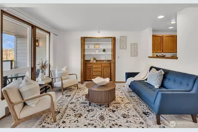 3055 80th Avenue SE #204, Mercer Island, WA 98040 - Photo 3