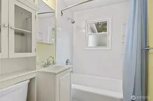 9717 Evanston Ave N, Seattle, WA 98103 - Photo 15