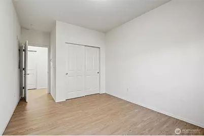 1731 10th Ave NE #B205, Issaquah, WA 98029 - Photo 15