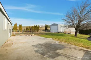 401 Clemans View Rd, Selah, WA 98942 - Photo 5