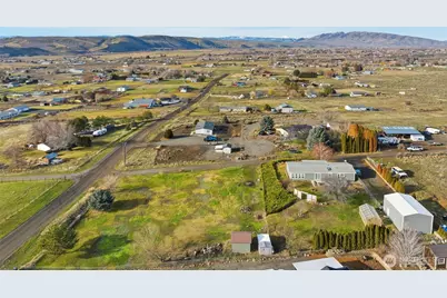 401 Clemans View Road, Selah, WA 98942 - Photo 13