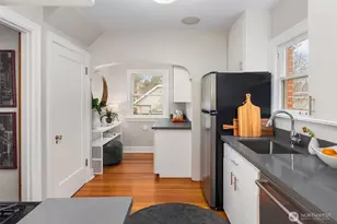 624 NW 79th St, Seattle, WA 98117 - Photo 7