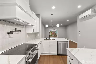 16823 Alder Way #E7, Lynnwood, WA 98037 - Photo 9