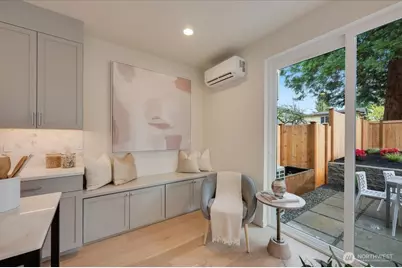 13542 39th Avenue NE #B, Seattle, WA 98125 - Photo 3