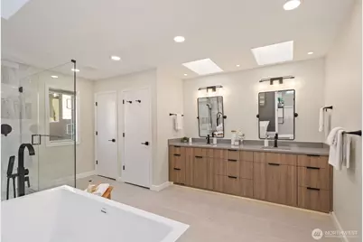 3711 Lake Washington Boulevard N, Renton, WA 98056 - Photo 21