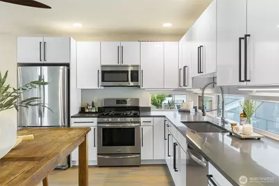 2007 NW 63rd Street #B, Seattle, WA 98107 - Photo 17