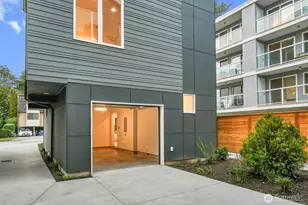 6516 23rd Ave NE, Seattle, WA 98115 - Photo 3