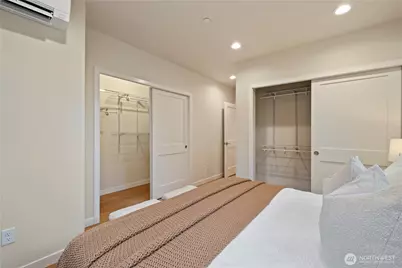 11043 19th Avenue NE, Seattle, WA 98125 - Photo 15