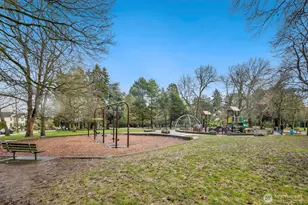 5901 Phinney Ave N, Seattle, WA 98103 - Photo 21