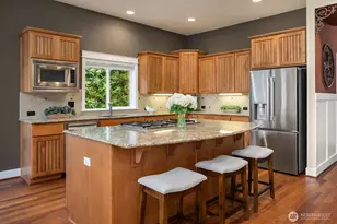 2200 NE Newton Ln, Issaquah, WA 98029 - Photo 11