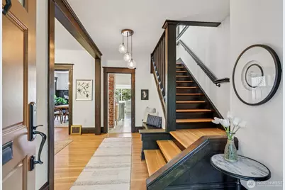 2419 2nd Avenue W, Seattle, WA 98119 - Photo 3